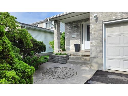 835 Larchwood Crescent, Kingston, ON - Outdoor