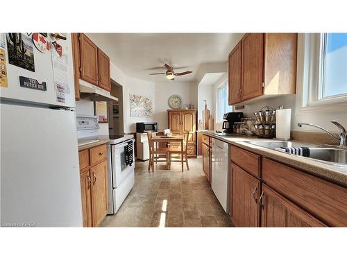 835 Larchwood Crescent, Kingston, ON - Indoor Photo Showing Kitchen With Double Sink