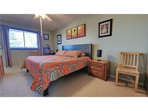 835 Larchwood Crescent, Kingston, ON - Indoor Photo Showing Bedroom