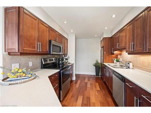 29-1098 King Street W, Kingston, ON - Indoor Photo Showing Kitchen With Double Sink