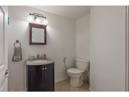 29-1098 King Street W, Kingston, ON - Indoor Photo Showing Bathroom