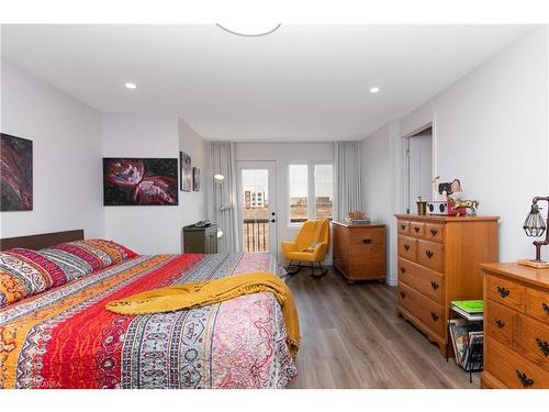 206-1005 Terra Verde Way, Kingston, ON - Indoor Photo Showing Bedroom