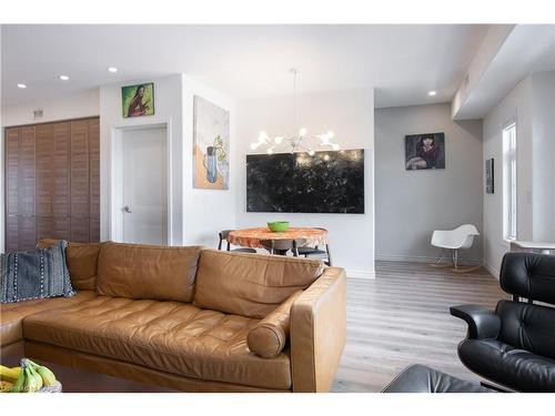 206-1005 Terra Verde Way, Kingston, ON - Indoor Photo Showing Living Room