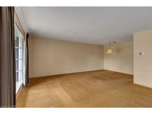 752 Sussex Boulevard, Kingston, ON - Indoor Photo Showing Other Room