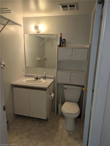 408-310 Kingsdale Avenue, Kingston, ON - Indoor Photo Showing Bathroom