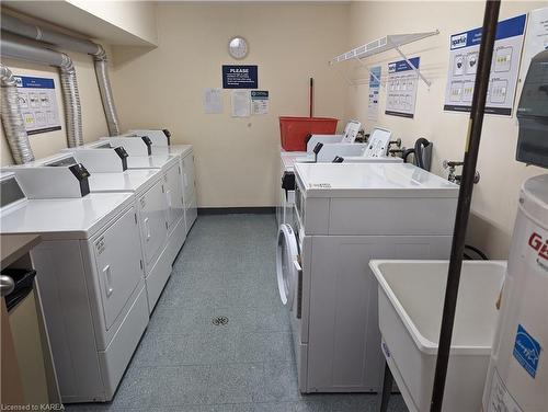 408-310 Kingsdale Avenue, Kingston, ON - Indoor Photo Showing Laundry Room