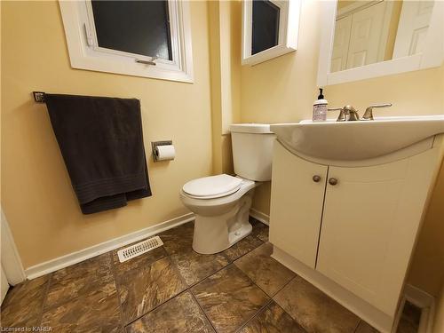 1432 Wallbridge-Loyalist Road Road, Quinte West, ON - Indoor Photo Showing Bathroom