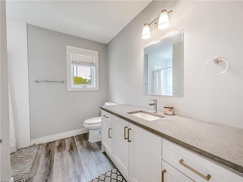 39 Ellerbeck Street, Kingston, ON - Indoor Photo Showing Bathroom