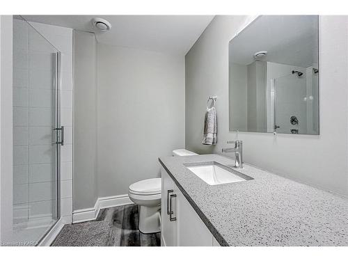 39 Ellerbeck Street, Kingston, ON - Indoor Photo Showing Bathroom