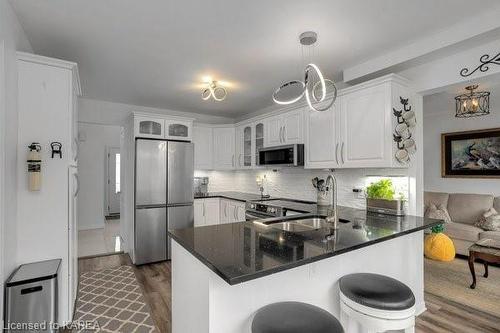 675 Arthur Street, Gananoque, ON - Indoor Photo Showing Kitchen With Double Sink With Upgraded Kitchen