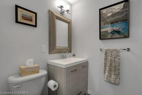 675 Arthur Street, Gananoque, ON - Indoor Photo Showing Bathroom