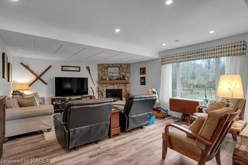 675 Arthur Street, Gananoque, ON - Indoor Photo Showing Living Room With Fireplace