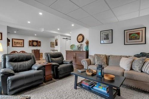 675 Arthur Street, Gananoque, ON - Indoor Photo Showing Living Room