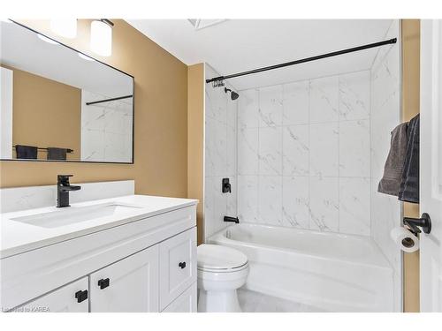507-14 Greenview Drive, Kingston, ON - Indoor Photo Showing Bathroom