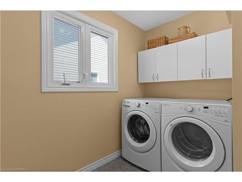 386 Morningside Drive, Kingston, ON - Indoor Photo Showing Laundry Room