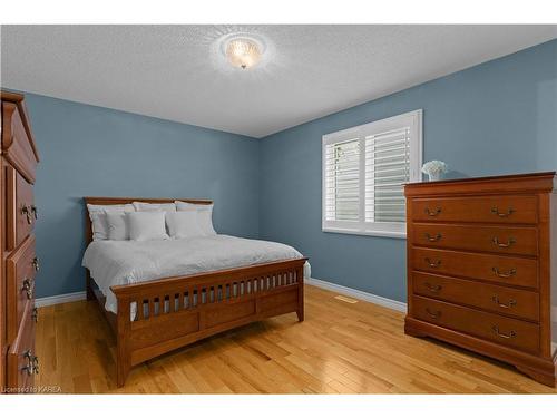 386 Morningside Drive, Kingston, ON - Indoor Photo Showing Bedroom