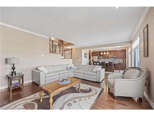 1128 Escala Crescent, Kingston, ON - Indoor Photo Showing Living Room