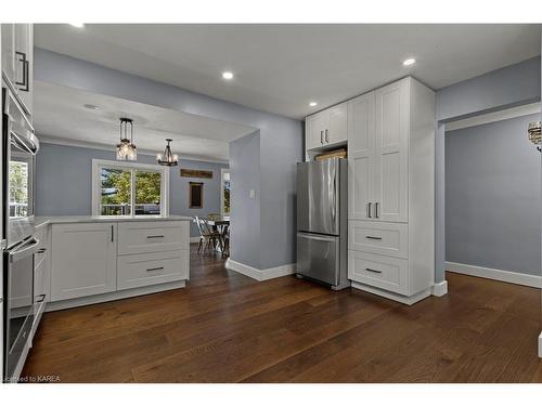 1145 Lincoln Drive, Kingston, ON - Indoor Photo Showing Kitchen