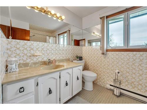 3715 Unity Rd Road, Kingston, ON - Indoor Photo Showing Bathroom