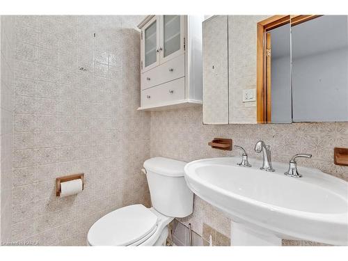 3715 Unity Rd Road, Kingston, ON - Indoor Photo Showing Bathroom