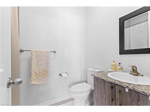 103-1005 Terra Verde Way, Kingston, ON - Indoor Photo Showing Bathroom