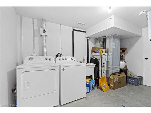 103-1005 Terra Verde Way, Kingston, ON - Indoor Photo Showing Laundry Room