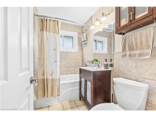 4 Barclay Road, Kingston, ON - Indoor Photo Showing Bathroom