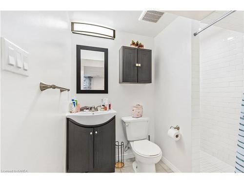 4 Barclay Road, Kingston, ON - Indoor Photo Showing Bathroom