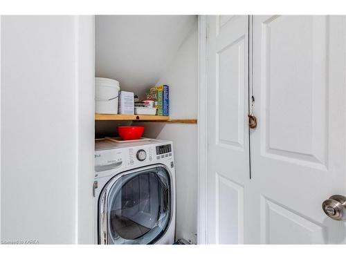 1417 Montreal Street, Kingston, ON - Indoor Photo Showing Laundry Room