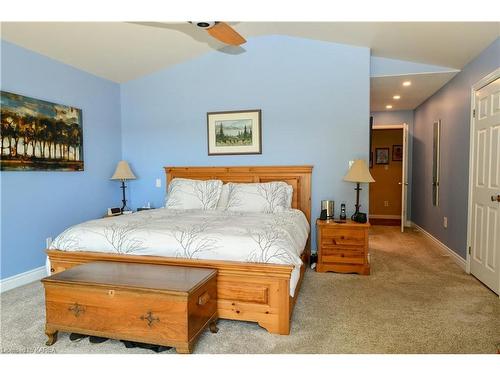 333 Howe Island Ferry Road, Gananoque, ON - Indoor Photo Showing Bedroom