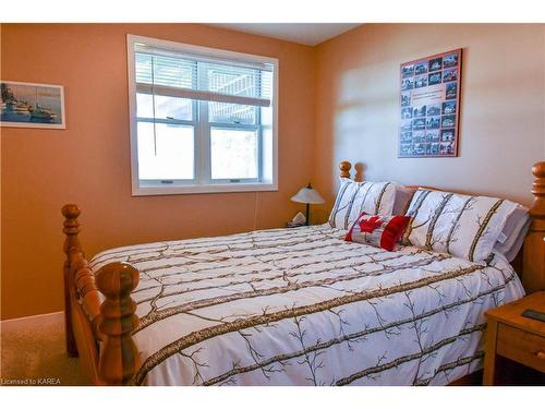 333 Howe Island Ferry Road, Gananoque, ON - Indoor Photo Showing Bedroom