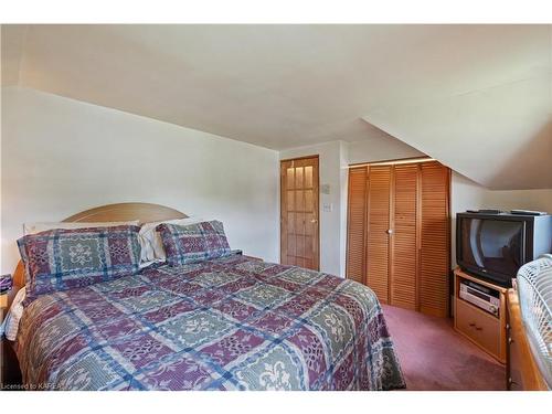 369 Macdonnell Street, Kingston, ON - Indoor Photo Showing Bedroom