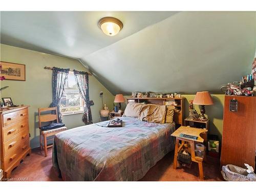 369 Macdonnell Street, Kingston, ON - Indoor Photo Showing Bedroom