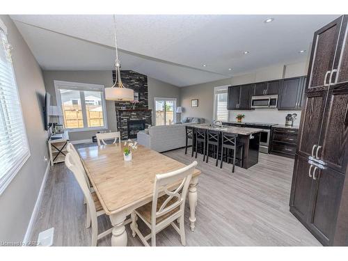 404 Beth Crescent, Kingston, ON - Indoor Photo Showing Dining Room