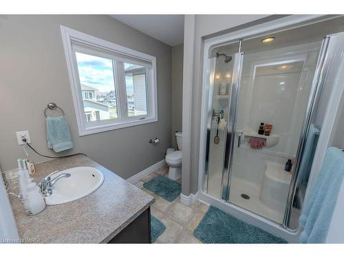 404 Beth Crescent, Kingston, ON - Indoor Photo Showing Bathroom