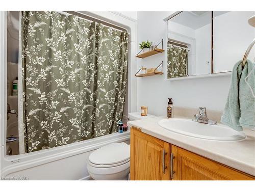 1419 Montreal Street, Kingston, ON - Indoor Photo Showing Bathroom