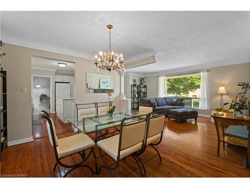 11 Ross Street, Kingston, ON - Indoor Photo Showing Dining Room