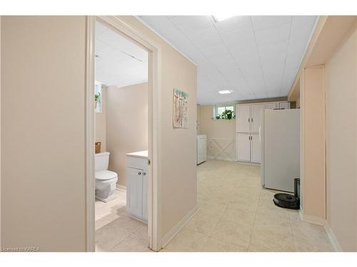 11 Ross Street, Kingston, ON - Indoor Photo Showing Other Room