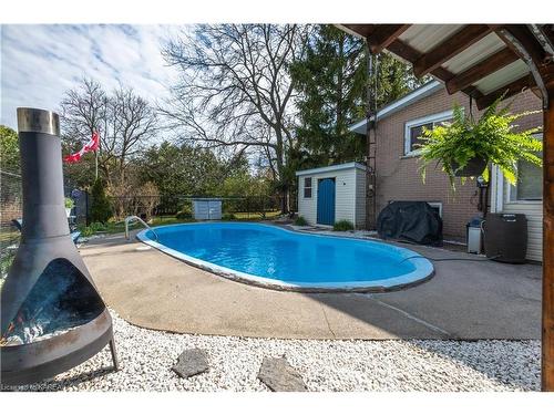201 Old Orchard Road, Bath, ON - Outdoor With In Ground Pool