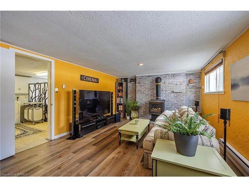 201 Old Orchard Road, Bath, ON - Indoor Photo Showing Living Room With Fireplace