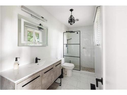 941 Ambleside Crescent, Kingston, ON - Indoor Photo Showing Bathroom
