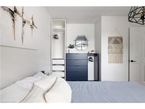 941 Ambleside Crescent, Kingston, ON - Indoor Photo Showing Bedroom