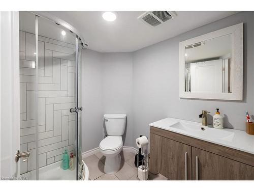 941 Ambleside Crescent, Kingston, ON - Indoor Photo Showing Bathroom