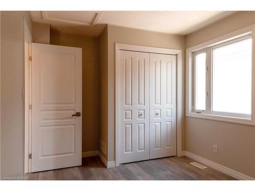 1085 Woodhaven Drive, Kingston, ON - Indoor Photo Showing Other Room