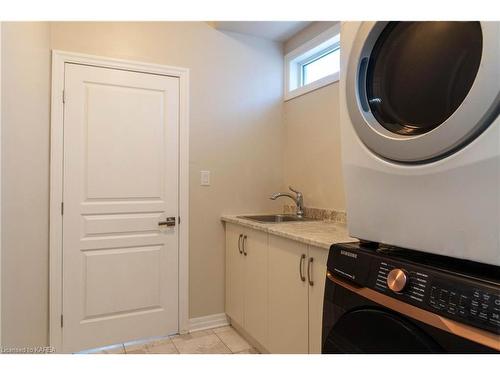 1085 Woodhaven Drive, Kingston, ON - Indoor Photo Showing Laundry Room
