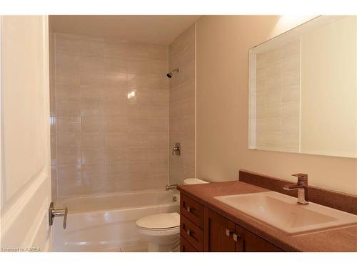 1085 Woodhaven Drive, Kingston, ON - Indoor Photo Showing Bathroom