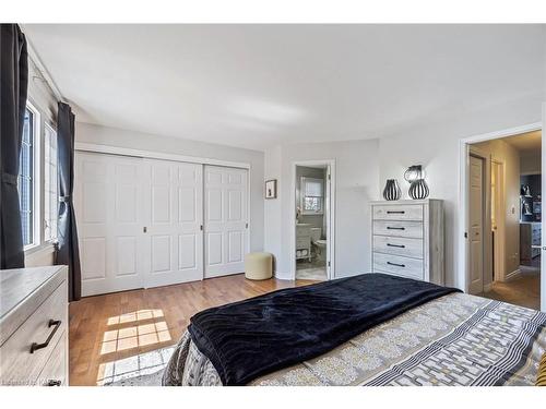 798 Davis Drive, Kingston, ON - Indoor Photo Showing Bedroom