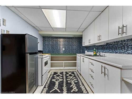 785 Allum Avenue, Kingston, ON - Indoor Photo Showing Kitchen