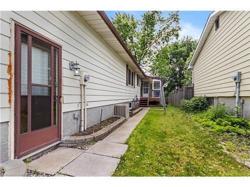 785 Allum Avenue, Kingston, ON - Indoor Photo Showing Laundry Room