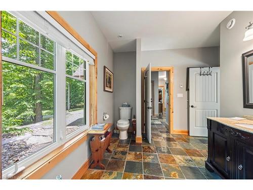 441B Maccomish Lane, Perth Road Village, ON - Indoor Photo Showing Bathroom